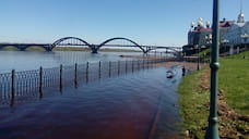В Рыбинске очищают набережную после подтопления