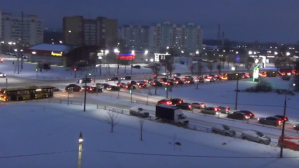 Пробка на проспекте Фрунзе в Ярославле