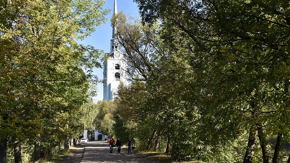 Петропавловский парк в Ярославле