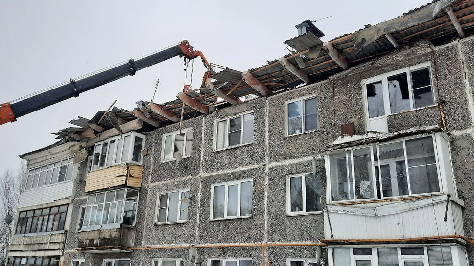 Обрушение крыши дома