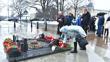В Ярославле несут цветы к Вечному огню в память о жертвах теракта в «Крокусе»