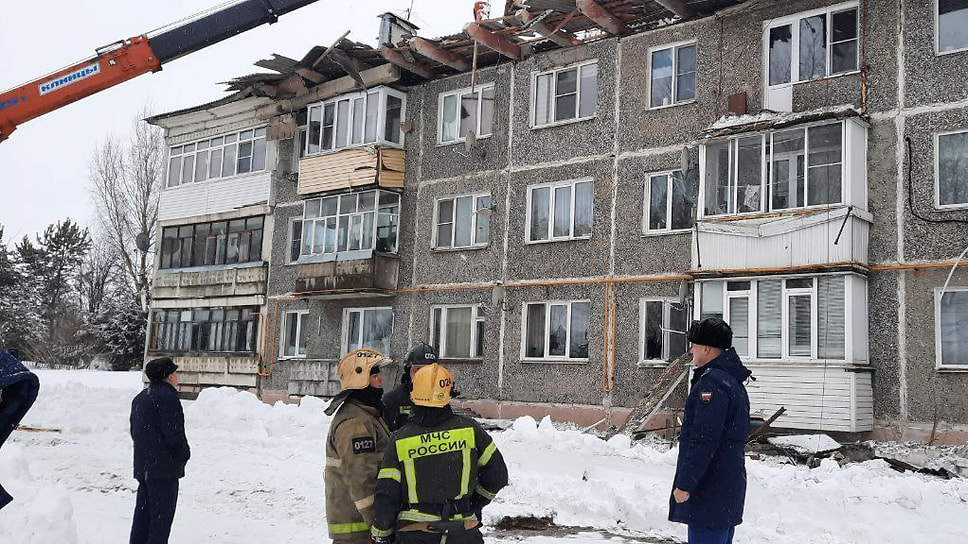 Обрушение крыши дома в Андрониках