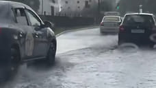 В Ярославле ливень затопил дороги и ТЦ