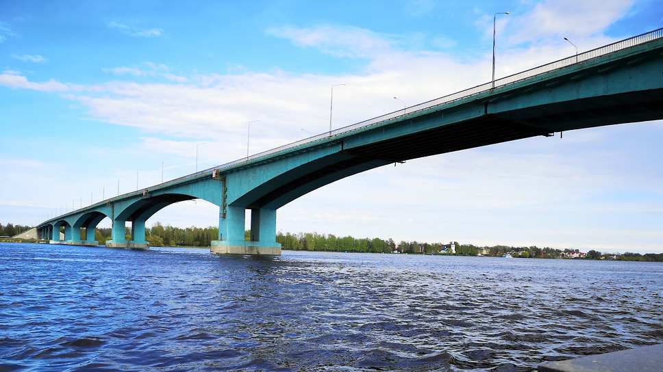 Октябрьский мост через Волгу