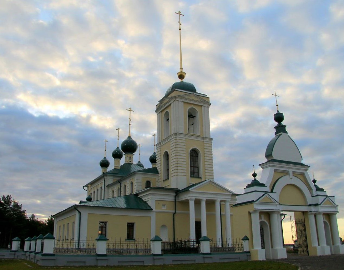 Крестознаменский храм в Коприно