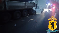 Под Переславлем в столкновении грузовиков погиб водитель