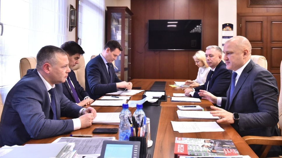 Михаил Евраев и Евгений Тюменцев (справа)