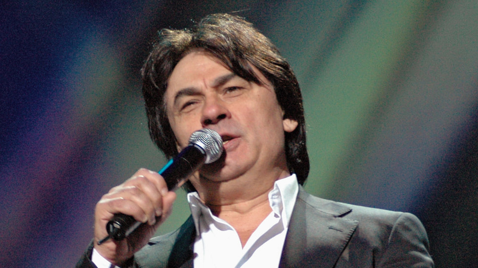 Певец Александр Серов