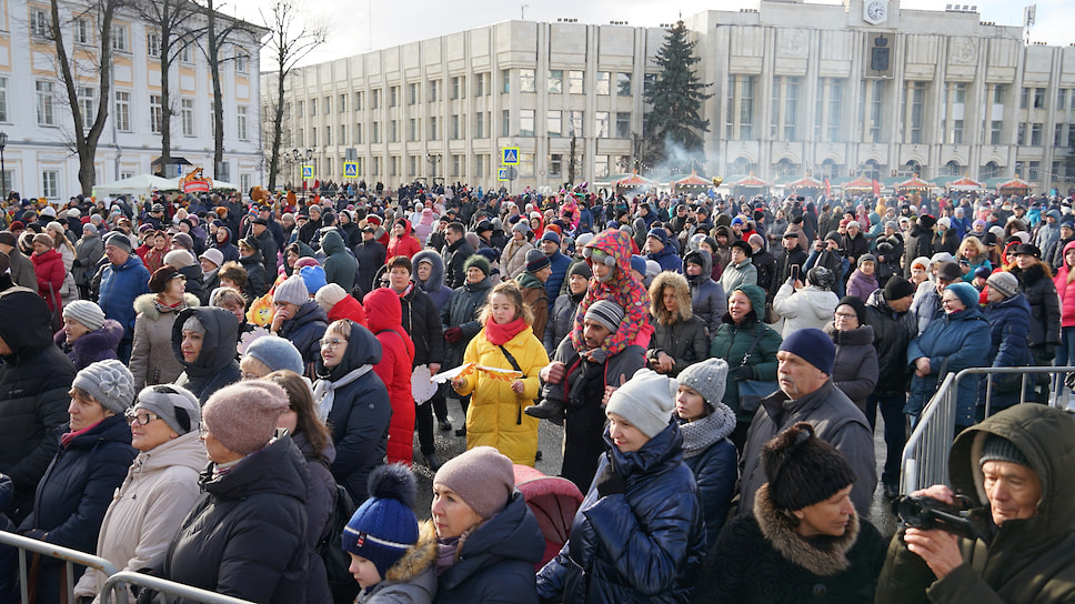 Масленица на Советской площади – ни яблоку, ни блину некуда упасть