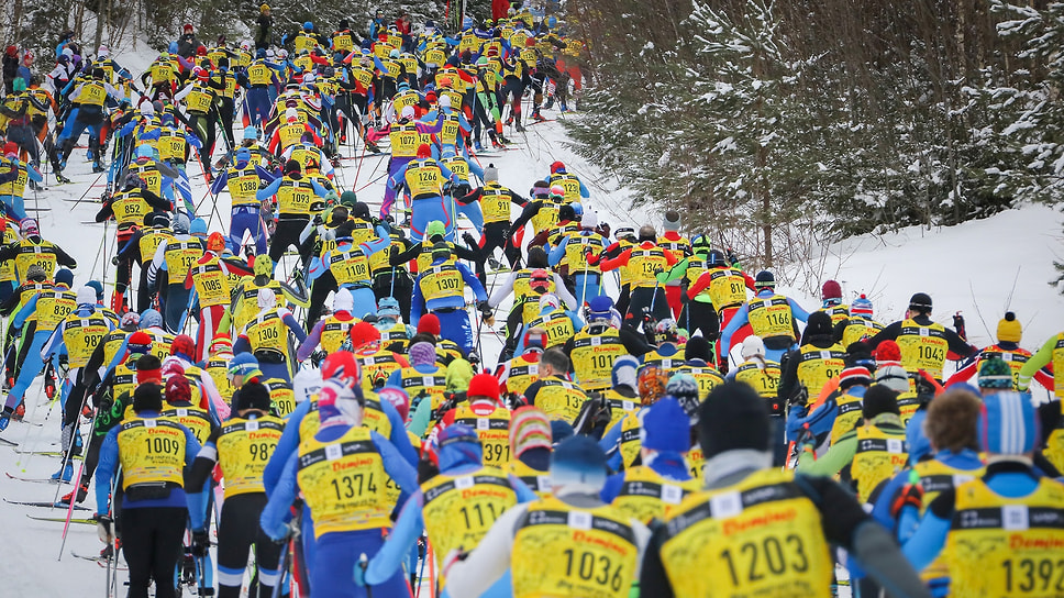 Главная гонка XVI Международного Ростех Деминского лыжного марафона стала самой массовой за всю историю лыжных стартов в России. В ней приняли участие 2,8 тыс. спортсменов и любителей из семи стран и 57 регионов РФ.