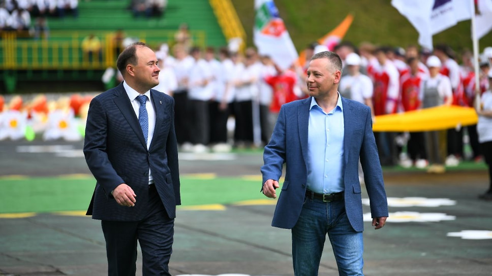 Слева — мэр Ярославля Артем Молчанов, справа — губернатор Ярославской области Михаил Евраев.