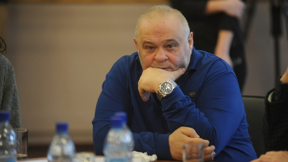Актер, продюсер и сооснователь Ярославского камерного театра Юрий Ваксман умер на 63-м году жизни. На дружеской встрече с коллегами в рамках фестиваля «Просто хорошее кино» у господина Ваксмана остановилось сердце. Юрий Ваксман известен своими ролями в кино, он учредил кинокомпанию «ЯрСинема», которая занималась организацией съемок фильмов в Ярославле и области. Упомянут в песне Михаила Круга «Ярославская». 