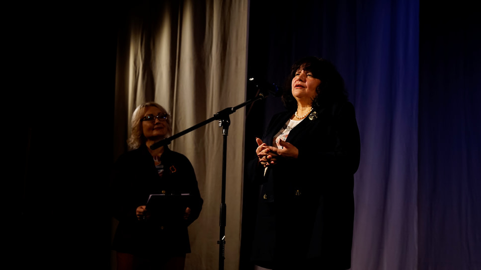 Заместитель мэра Ярославля Елена Волкова поздравила вуз с юбилеем