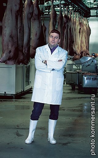 СТРОГИЙ ПРОВЕРЯЮЩИЙ&lt;br />
Для Виктора Линника инспектировать владения, надев резиновые сапоги,— обычное дело