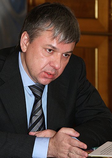 С инициативой установить минимальные розничные цены на водку в последние два года выступали и член фракции «Единая Россия» Владимир Пекарев, и лидер ЛДПР Владимир Жириновский, и глава Минфина Алексей Кудрин, и руководитель Росалкоголя Игорь Чуян (на фото)