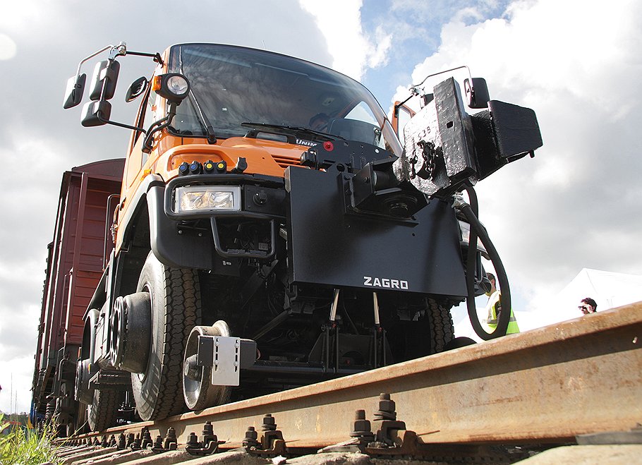 Unimog может не только сдвинуть с места 1000-тонный состав, но и вовремя его остановить