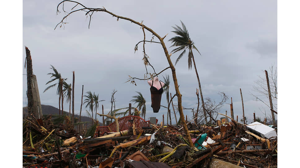 Во время тайфуна на Филиппинах