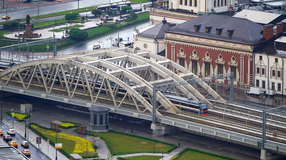 На базе столичного метрополитена создана одна из крупнейших транспортных систем в мире, которая охватывает метро, трамваи и все автовокзалы столицы