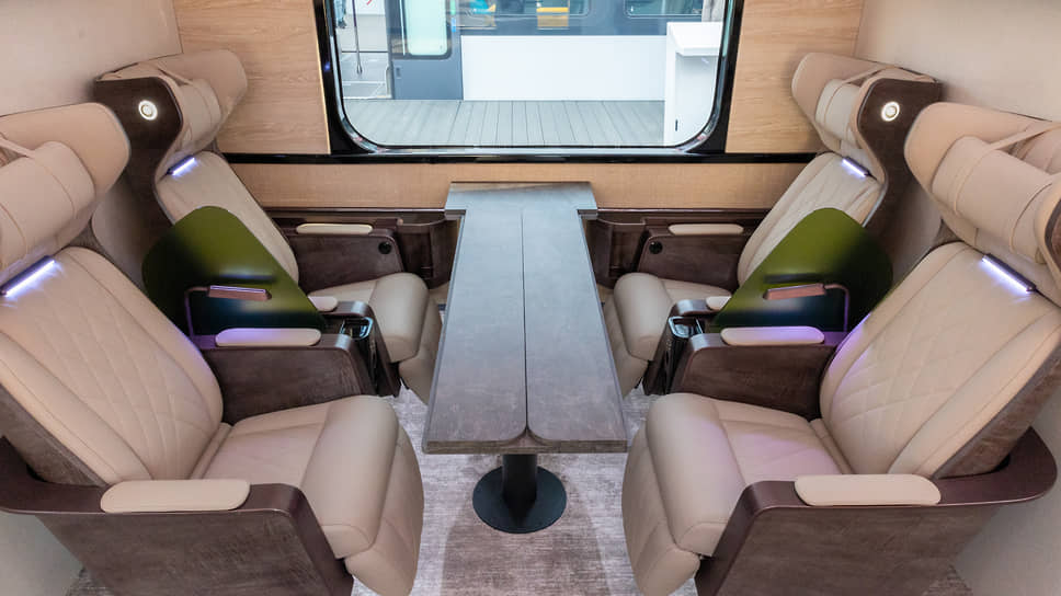 Макет головного вагона поезда для ВСМ