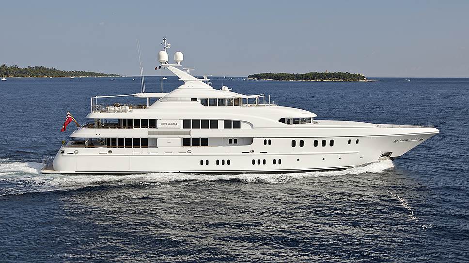 Arkley
Верфь: Lurssen 
Год постройки: 2009 
Длина: 60 м 
Количество кабин: 6 (12 гостей) 
Крейсерская скорость: 12 узлов 
Цена: от €430 тыс./неделя (через Imperial) 