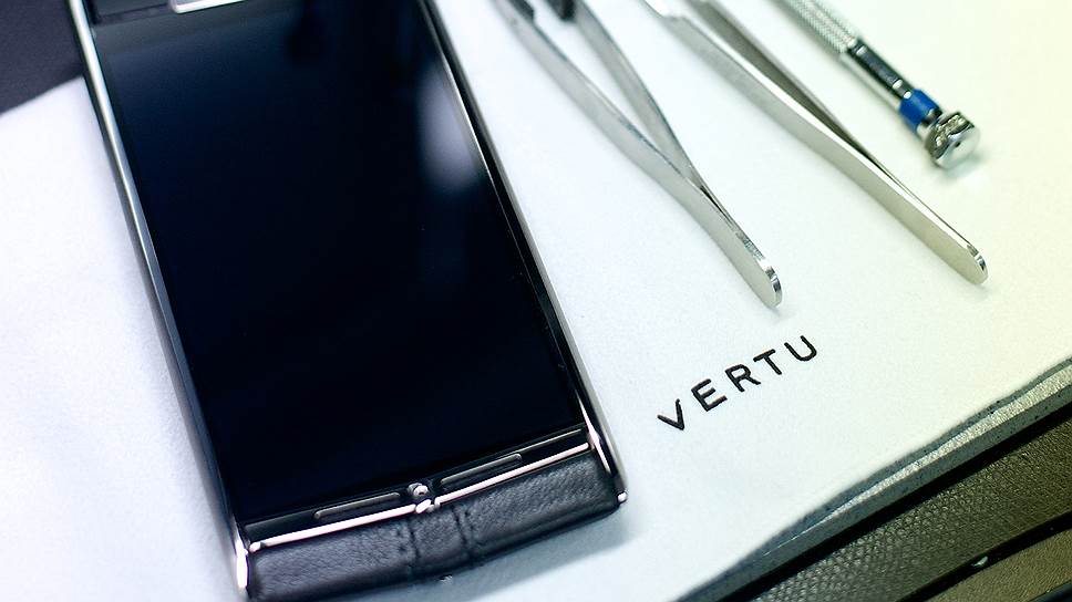 Vertu Signature Touch