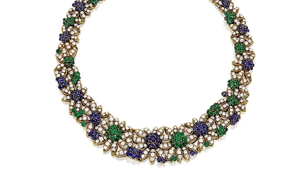 Van Cleef &amp; Arpels, сет из золота с сапфирами, изумрудами и бриллиантами, эстимейт $60-80 тыс. 
