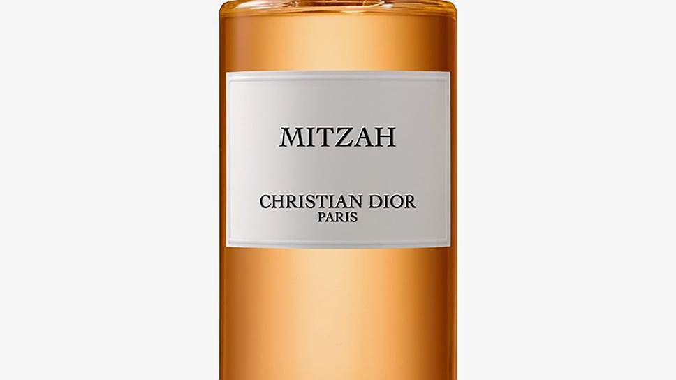 Амброво-пряный аромат Mitzah (2010) создан Christian Dior в честь Митцы Брикар. Митца Брикар — с леопардовым шарфом, в шляпке с вуалью и алой помадой была иконой и послом стиля Диор. &quot;Она редчайшая женщина, которая сделала элегантность единственной целью своего существования на земле&quot;,— писал Диор о своей подруге 
