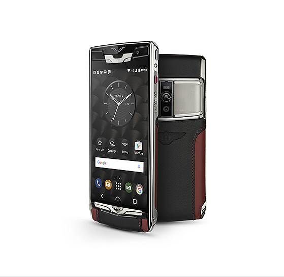 На полной скорости. Смартфон Vertu Signature Touch for Bentley позаимствовал у знаменитых автомобилей не только кожаную отделку и логотип. Телефон также может похвастаться своими скоростными характеристиками и мощностью: восьмиядерный процессор легко справляется с любой задачей, включая видеосъемку в разрешении 4K, а приложения открываются за долю секунды. Цвет кожи и прострочки можно выбирать. 
