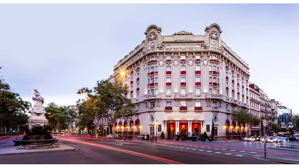 Вид на отель El Palace Barcelona