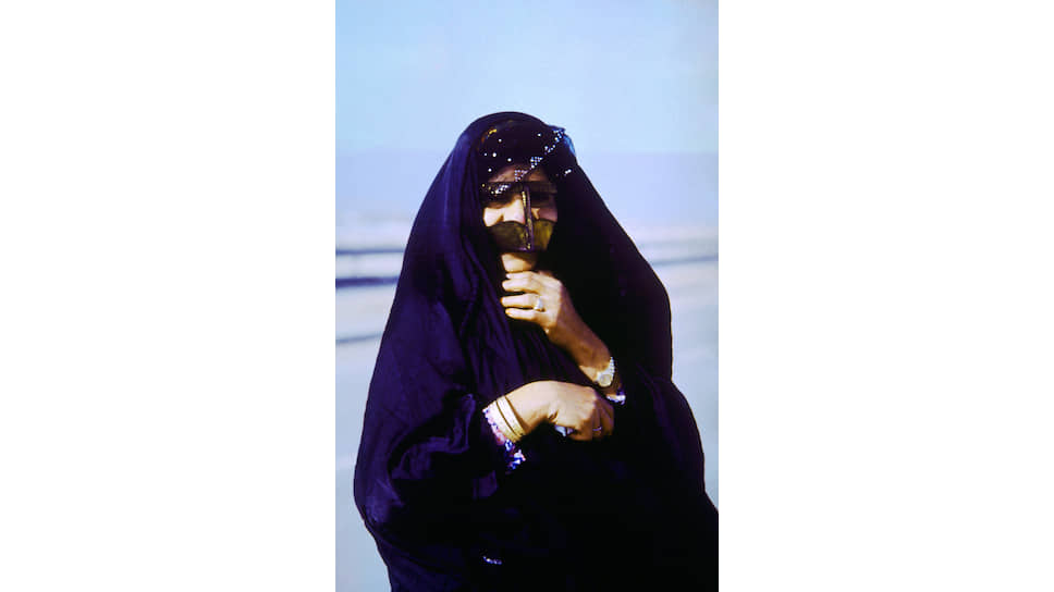 Арабская женщина в традиционной одежде