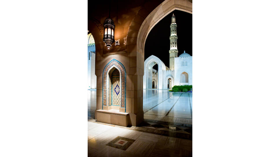 Мечеть султана Кабуса — главная соборная мечеть Маската