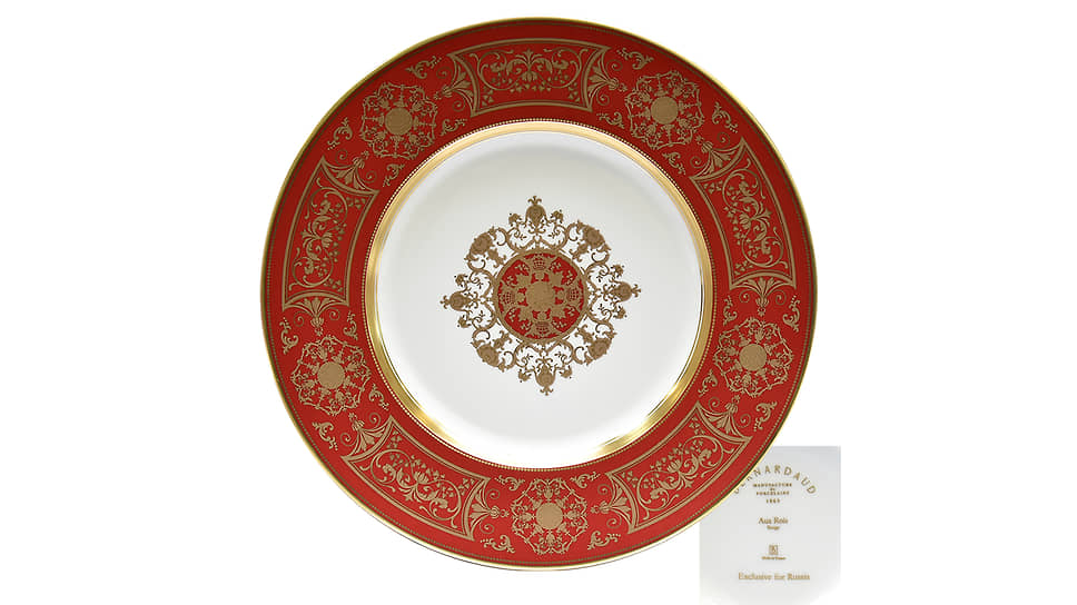 Тарелка из сервиза Aux Rois Rouge фарфоровой мануфактуры Bernardaud