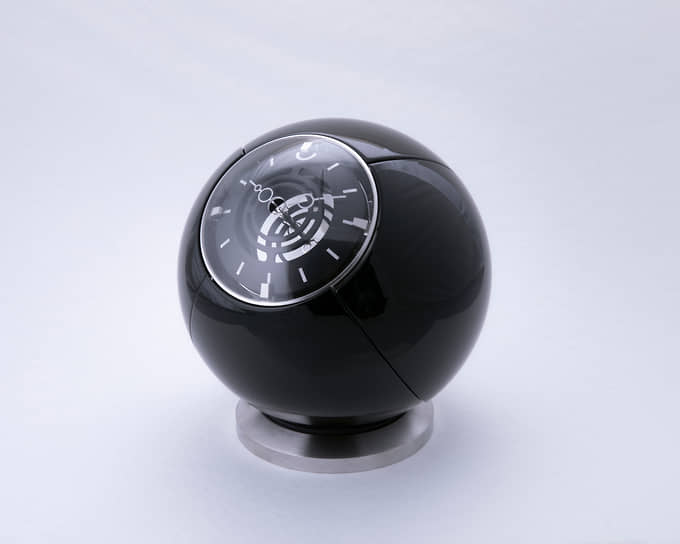 Настольные часы ORB от MB&amp;F