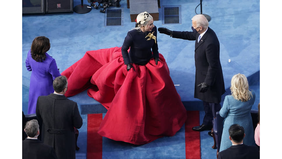 Леди Гага в платье Schiaparelli на инаугурации Джо Байдена, 20 января 2021 года