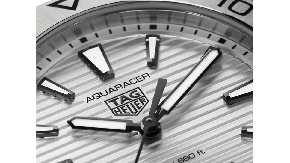 Серый циферблат с дымчатой отделкой TAG Heuer Aquaracer Professional 200
