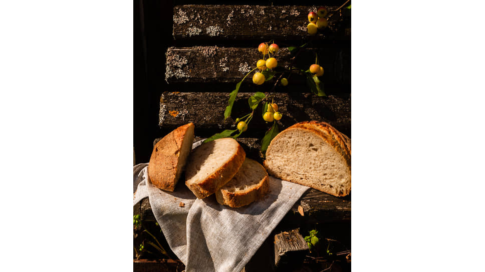 Ремесленный хлеб в ресторане IKRA в Плесе