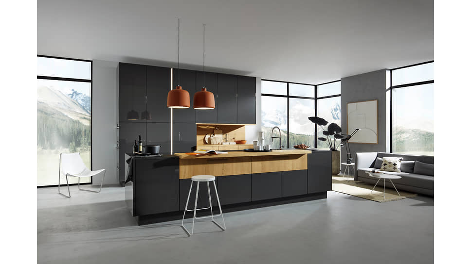 Nolte Kuchen представила на EuroCucina 2022 разработанную ею для линии nolteneo систему открывания кухонных ящиков Matrix Art. Версия MatrixArt ONE — профиль с выемкой вместо ручек