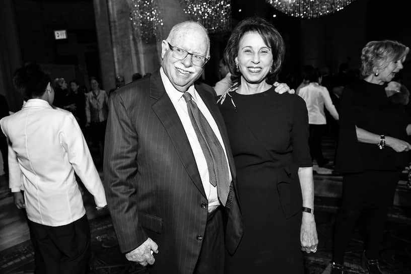 С Джуди, своей будущей супругой и партнером по благотворительности, Майкл Стейнхардт
познакомился в 1967 году. У них трое детей и 13 внуков