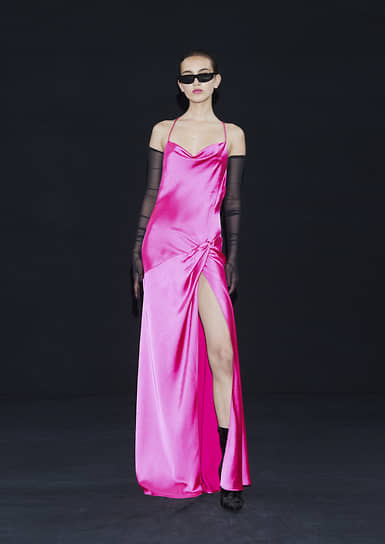 Во время показа новой капсульной коллекции 1980-х Pinko Dress To Impress от итальянского бренда Pinko