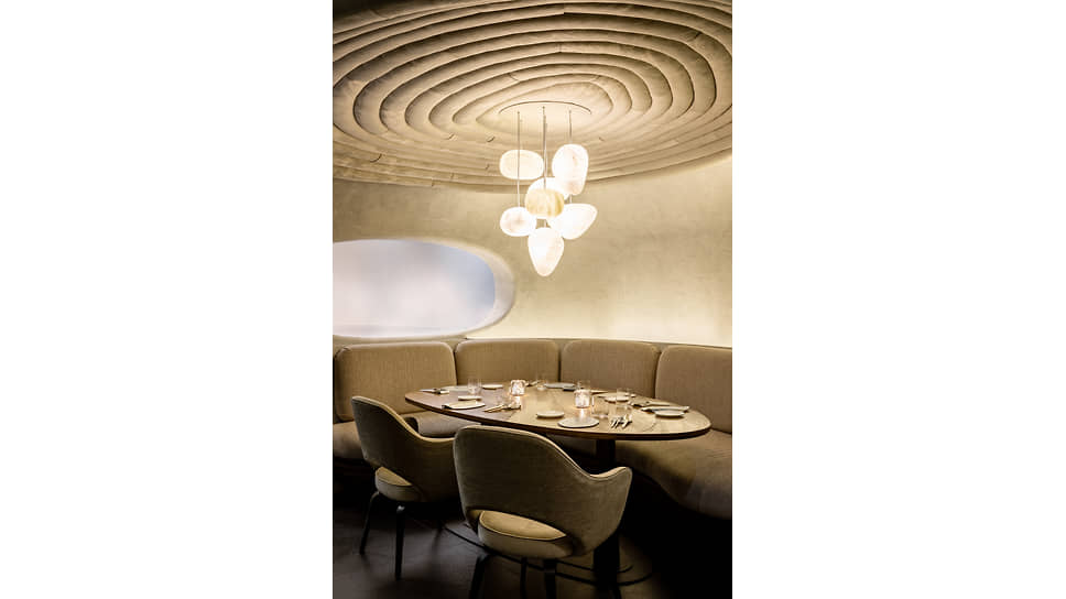 Интерьер парижского ресторана Le 39V, проект Рафаэля Наво, «дизайнера года» по версии Maison &amp; Objet 2023