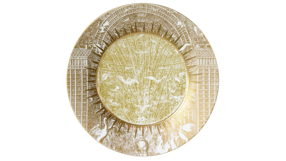 Тарелка из новой коллекции фарфора Versailles Enchante от мануфактуры Bernardaud
