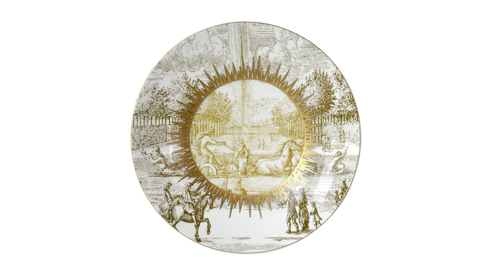 Тарелка из новой коллекции фарфора Versailles Enchante от мануфактуры Bernardaud