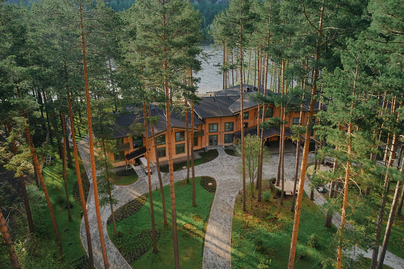 Вид на Grand Chalet Altay 