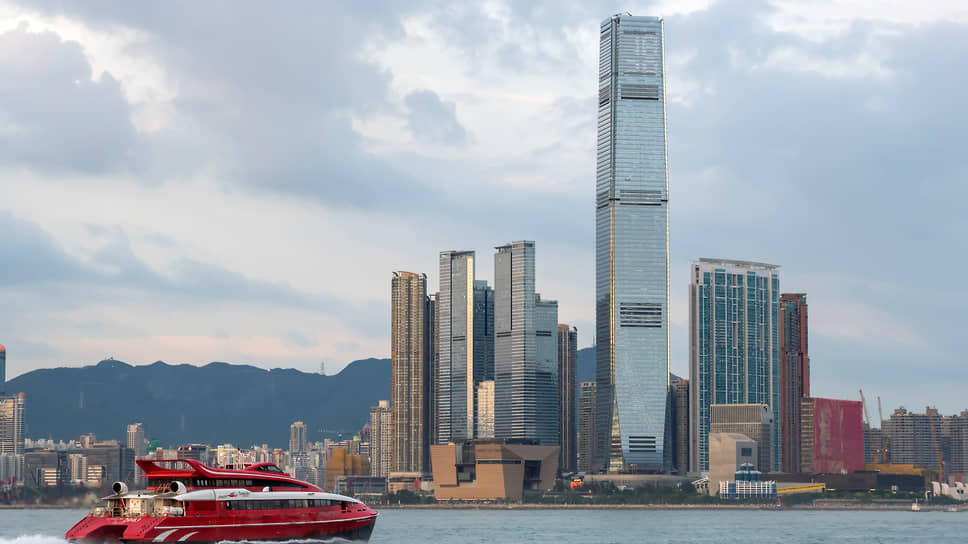 Между Гонконгом и Макао курсируют скоростные катера. Серьезные игроки могут нанять персональный катер
