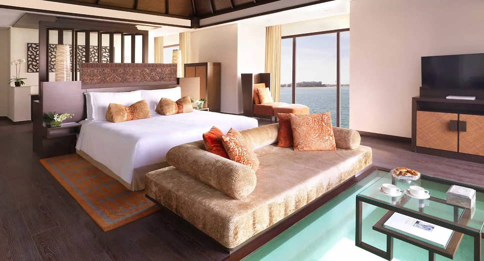 В номере отеля Anantara The Palm Dubai Resort