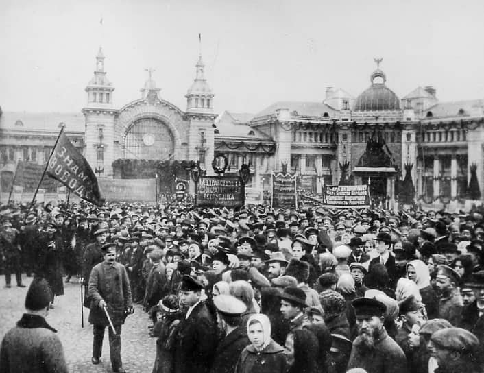 Октябрьская революция 1917 года. В Москве у Белорусского вокзал