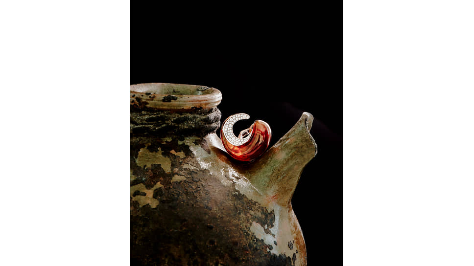 Серьги коллекции «Янтарная комната» из белого золота с янтарем и бриллиантами