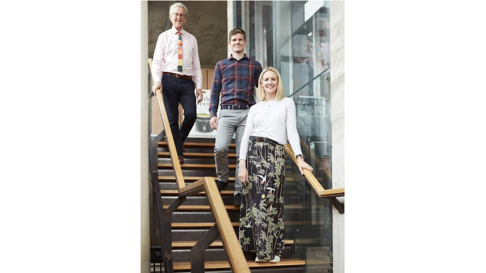 Основатель и управляющий директор Little Greene Дэвид Моттерсхед и его дети Бен и Рут