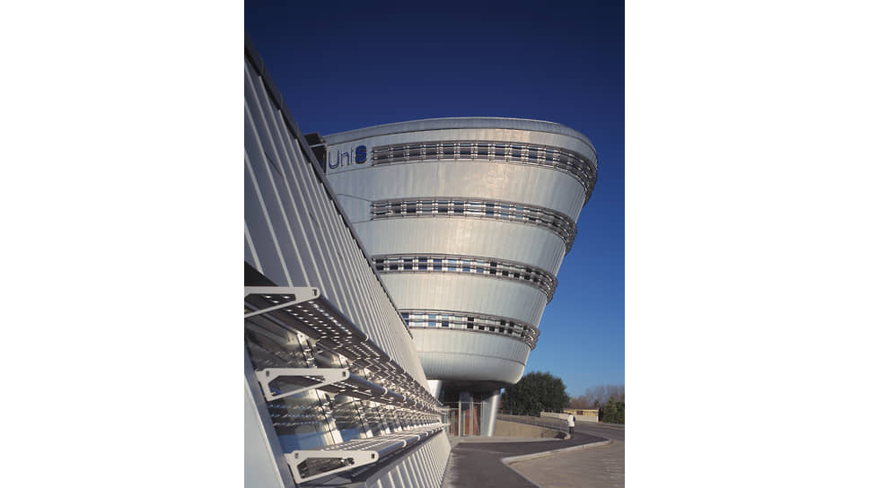 The Duke of Kent Building, факультет здравоохранения и медицинских наук Университета Суррея, Гилфорд