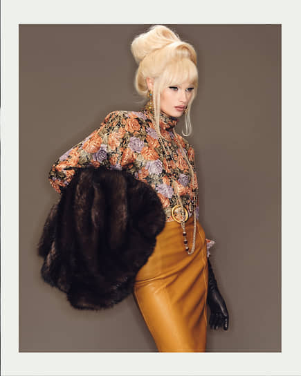 Полушубок из меха соболя четвертой степени седины с воротником кимоно